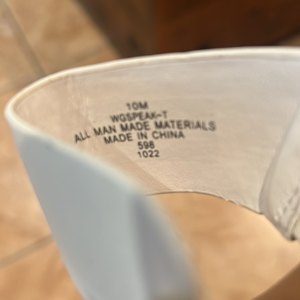 Guess sandals, White, size 10 Women’s. Like new. - Picture 6 of 6